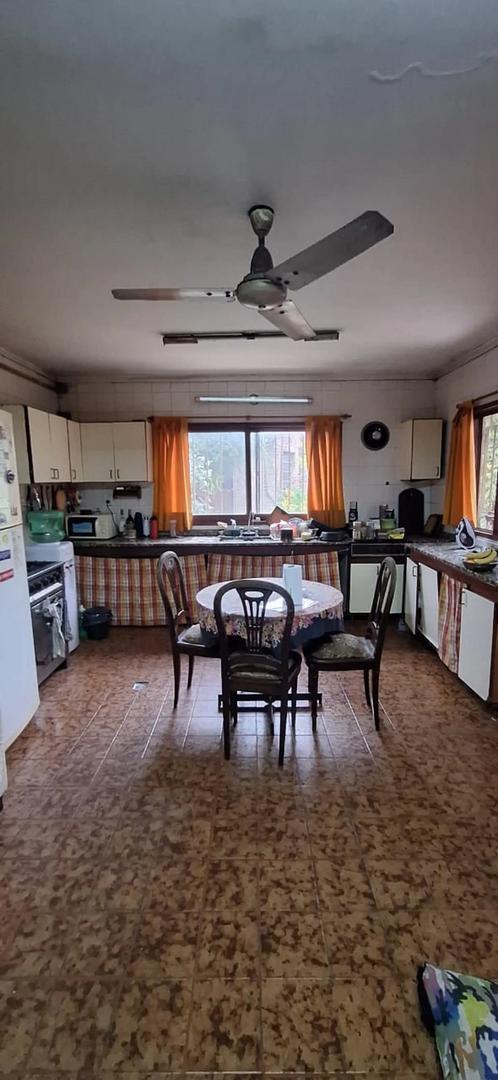 Foto de VERSALLES AVENIDA JUAN B.JUSTO 9400 HERMOSA CASA PARA RECICL, imagen 1