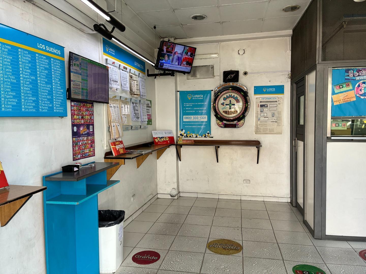 Foto de Casa con Local Comercial en Parque Avellaneda, imagen 4