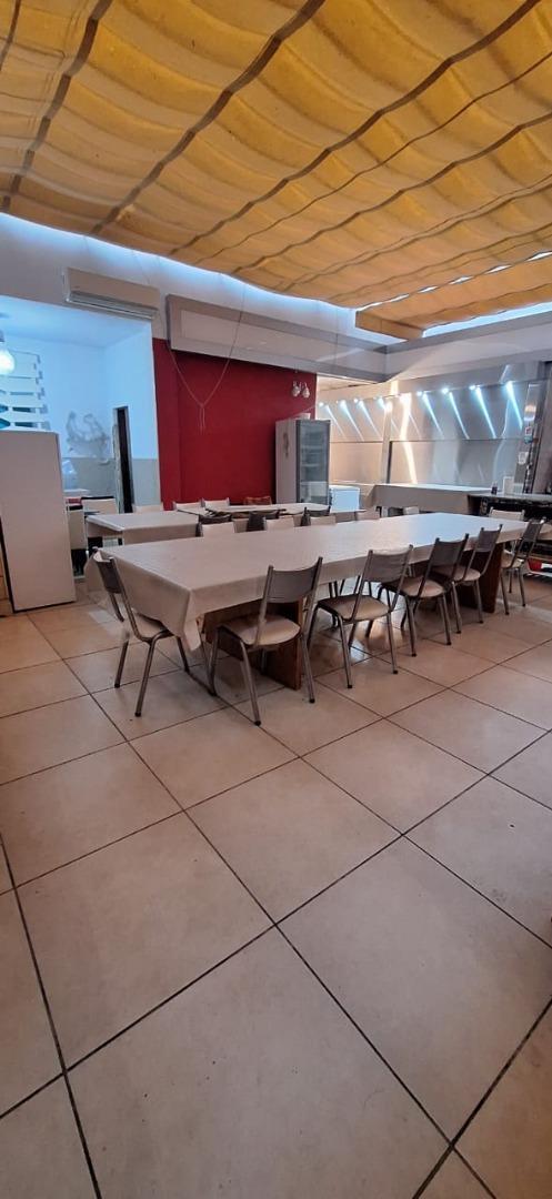 Foto de Casa de 4 Ambientes en Planta Baja con Cochera y Terrazas, imagen 4