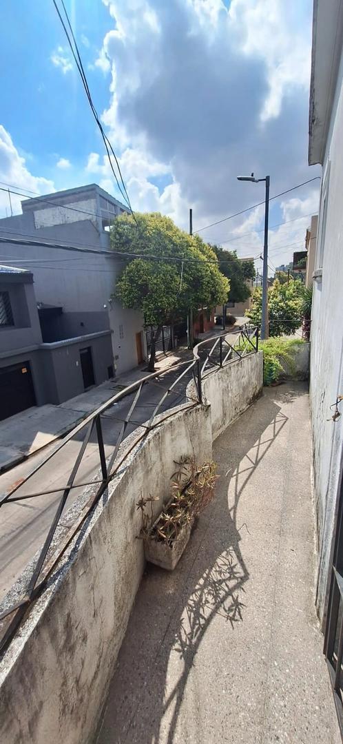 Foto de VILLA DEVOTO. PJE R.DE IBARROLA AMPLIO PH 3 AMB.2 PLANTAS EN, imagen 1