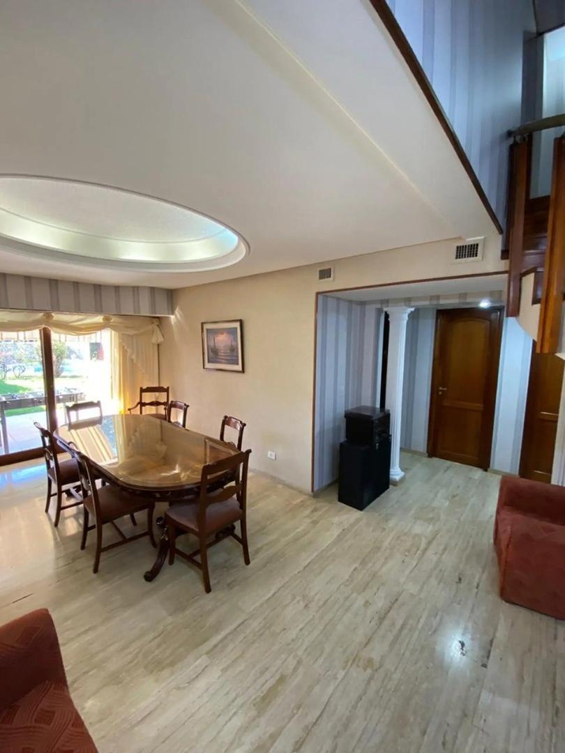 Foto de Irigoyen 1400. Casa 5 Amb. Quincho.Piscina. 5 baños Garage., imagen 5