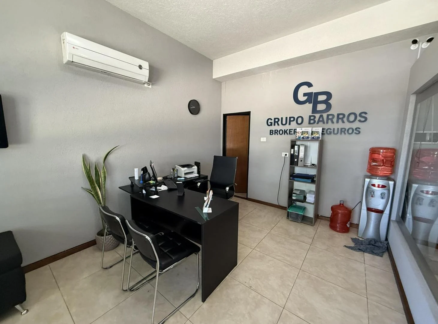 Foto de LOCAL | APTO PROFESIONAL | VIDRIERA | PERSIANA AUTOMÁTICA | COCHERA |, imagen 3