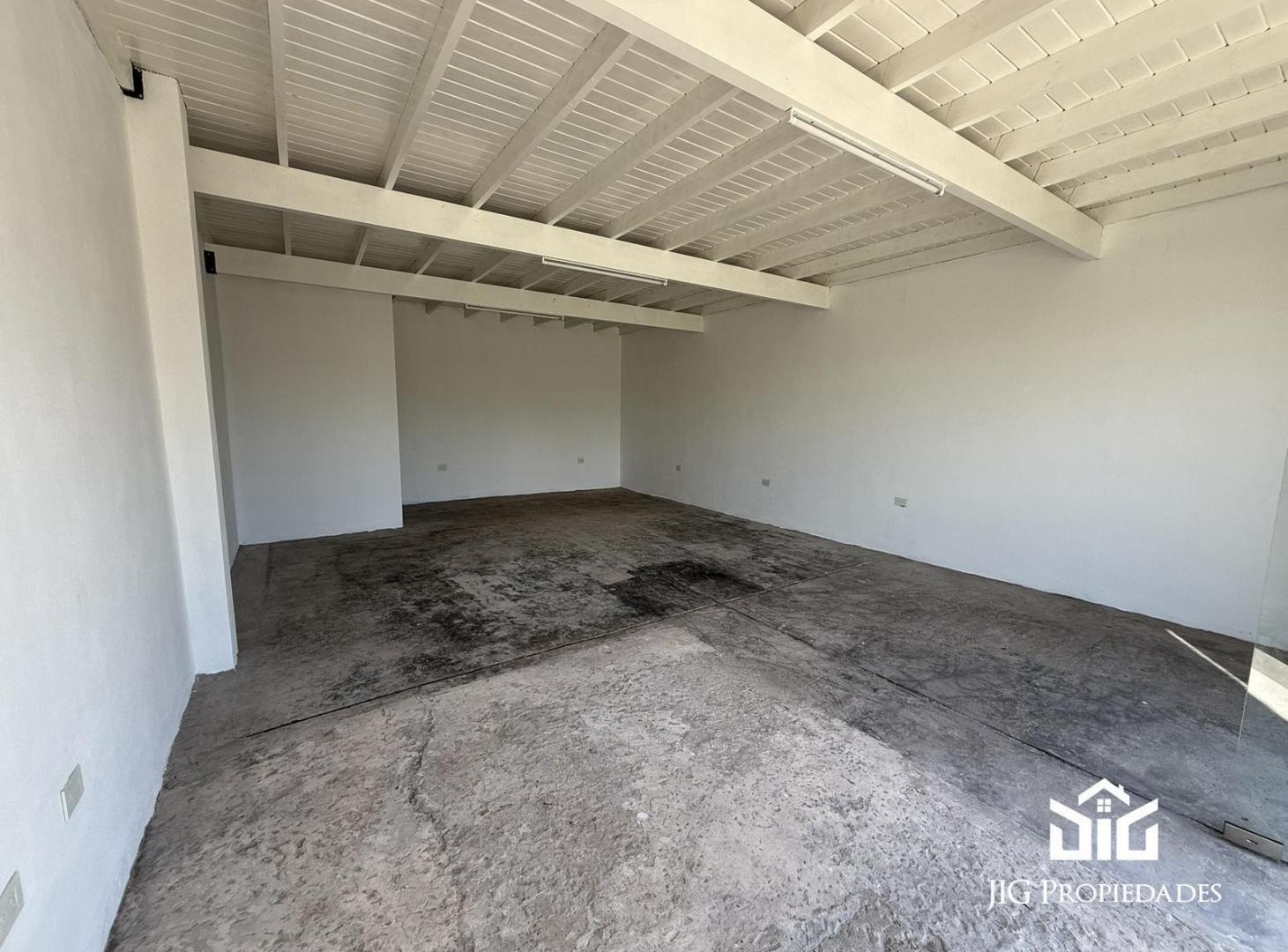 Foto de LOCAL | 54 M2 | VIDRIERA | ALTO TRÁNSITO | COMERCIAL | PILAR, imagen 3