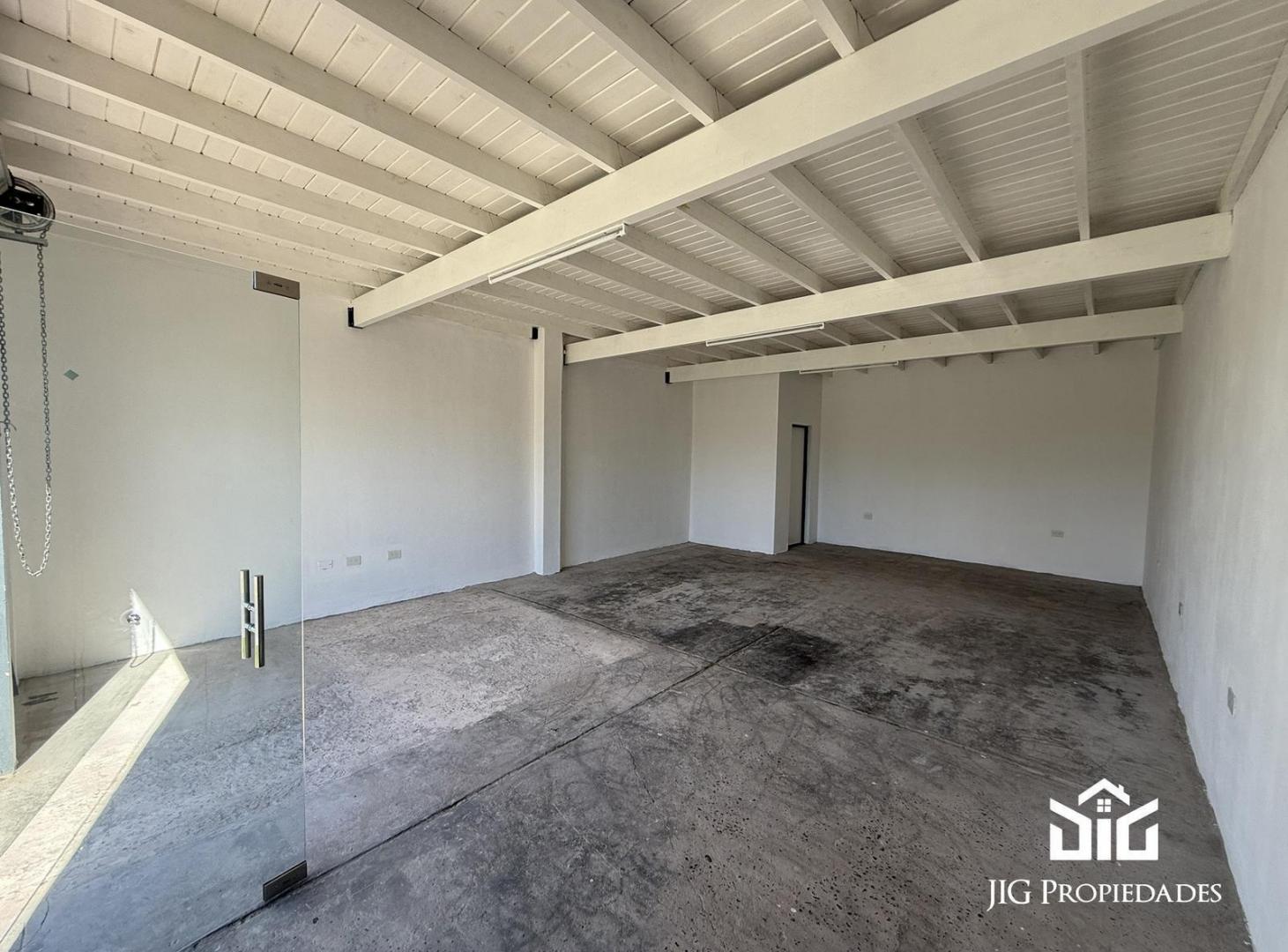 Foto de LOCAL | 54 M2 | VIDRIERA | ALTO TRÁNSITO | COMERCIAL | PILAR, imagen 4