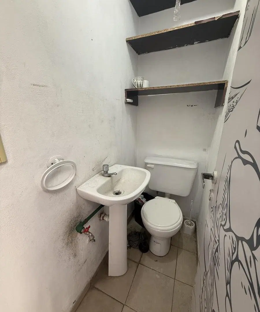 LOCAL | 22 M² | CENTRO | BAÑO | EXCELENTE UBICACIÓN | PILAR 4
