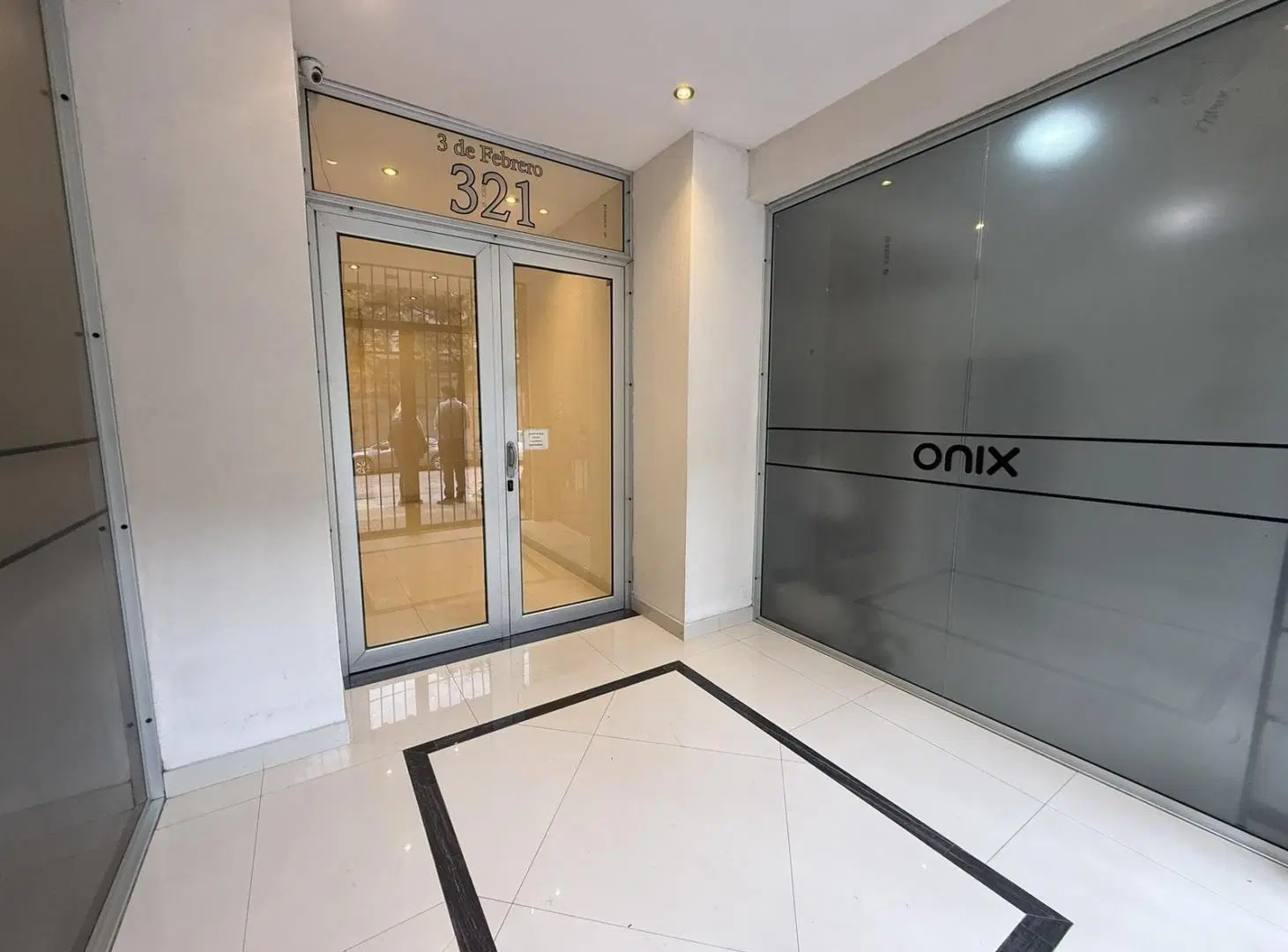 OFICINA | 3 AMBIENTES | COCHERA | EDIFICIO CORPORATIVO | ASCENSOR | VILLA MORRA PILAR 1
