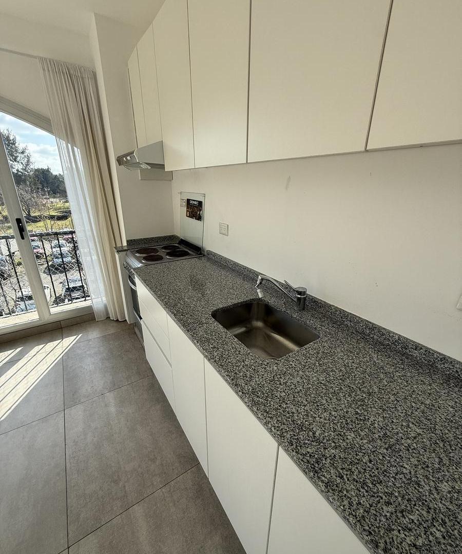 Foto de DEPTO | 2 AMBIENTES | SUITE | COCHERA CUBIERTA | APTO PROFESIONAL |, imagen 5