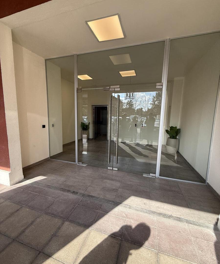 Foto de DEPTO | 2 AMBIENTES | SUITE | COCHERA CUBIERTA | APTO PROFESIONAL |, imagen 2