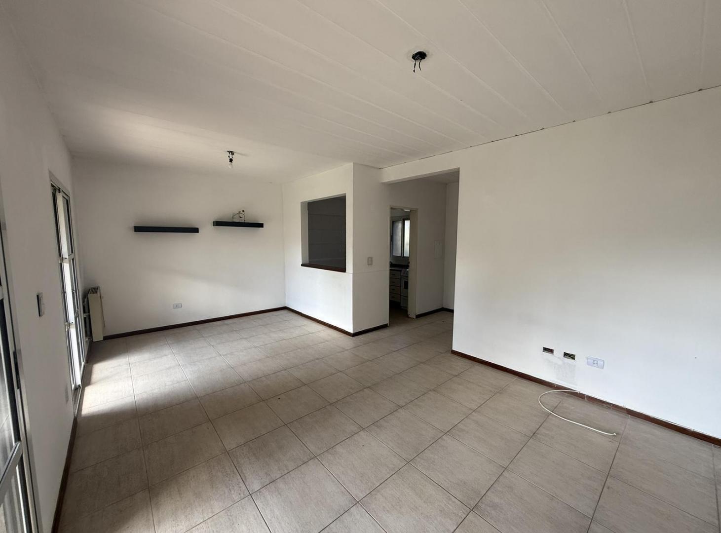 Foto de DÚPLEX | 3 AMBIENTES | CON RENTA | JARDÍN | PARRILLA | NUEVO PILAR, imagen 4