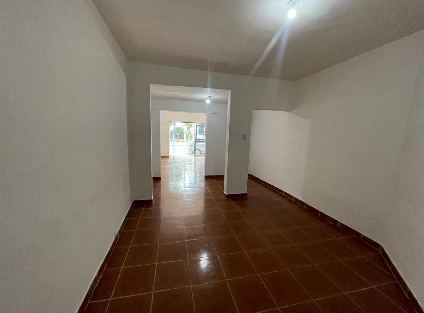 Foto de LOCAL | 38 M² | VIDRIERA | A LA CALLE | ZONA COMERCIAL | PILAR CENTRO, imagen 5
