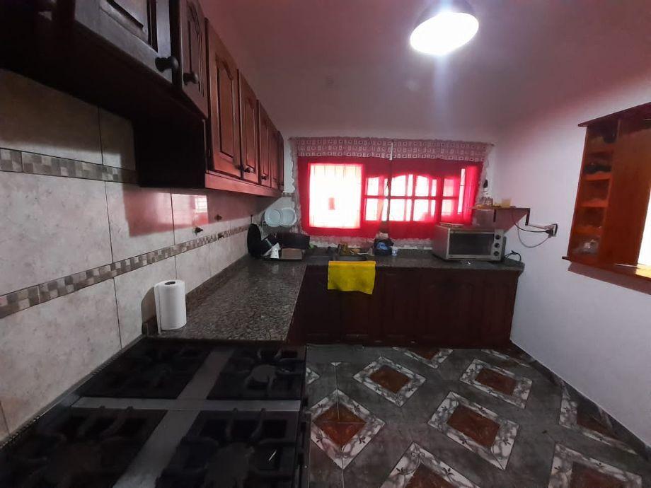 Casa Refaccionada 4 Ambientes en Esquina 3