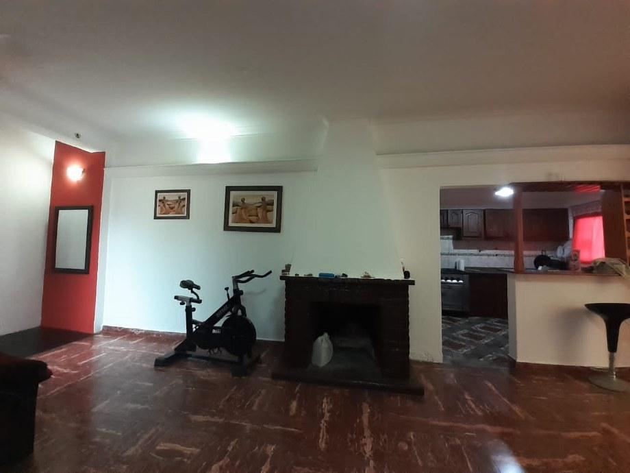 Casa Refaccionada 4 Ambientes en Esquina 5