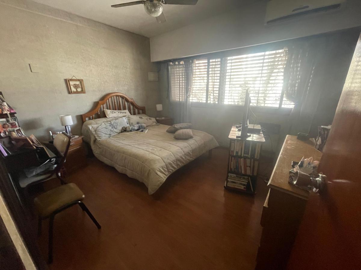 Foto de Casa multifamiliar con local sobre Avenida a la Venta, imagen 2