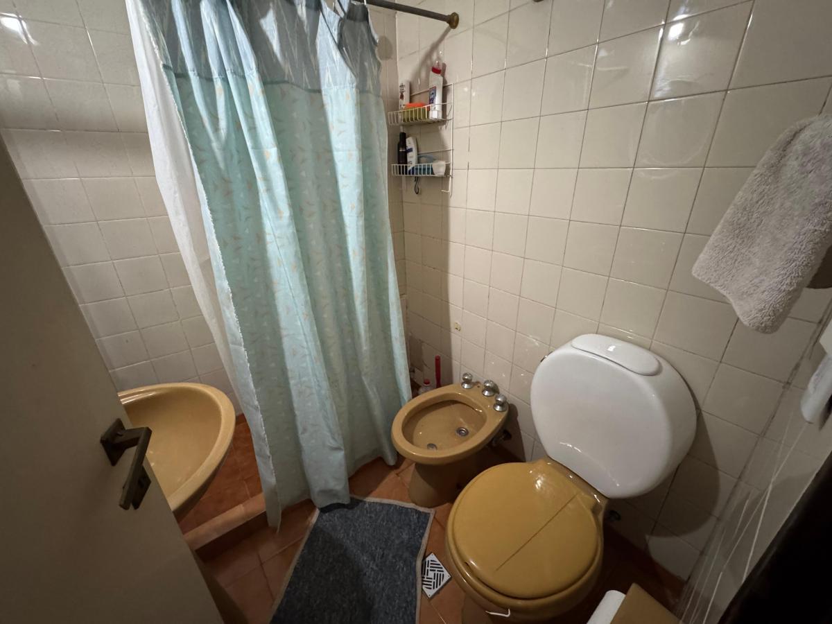Venta de Departamento de 3 Ambientes con Balcón en Zona Estratégica