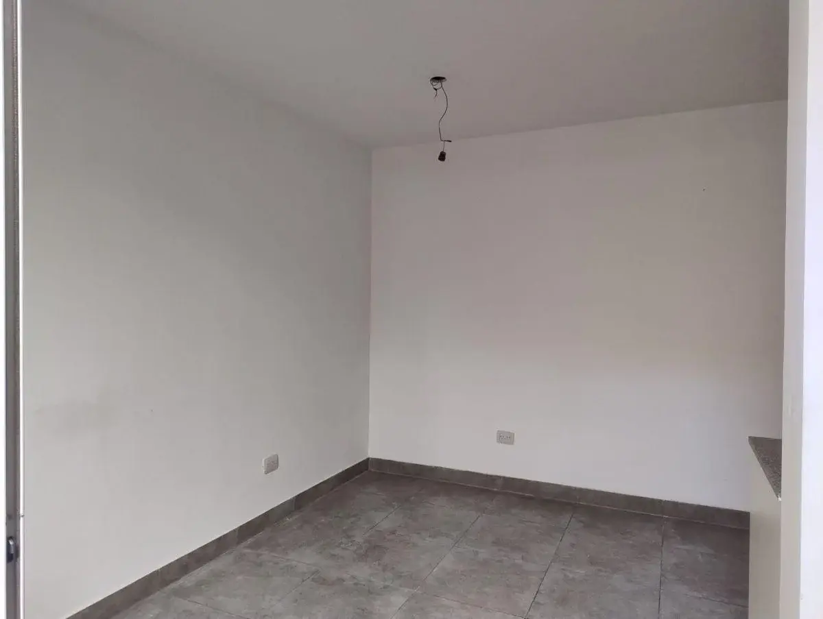 Alquiler Monoambiente con patio 5