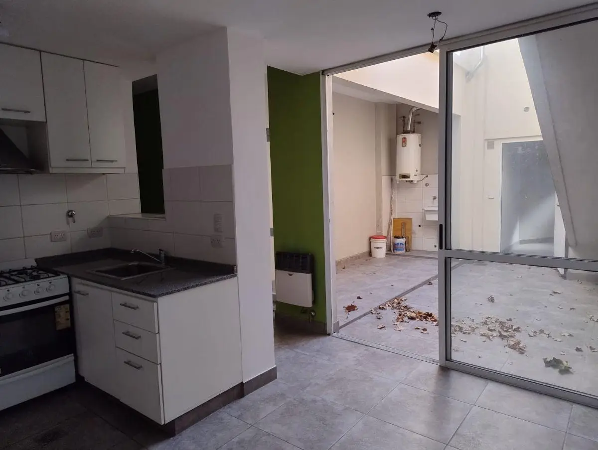 Alquiler Monoambiente con patio 4