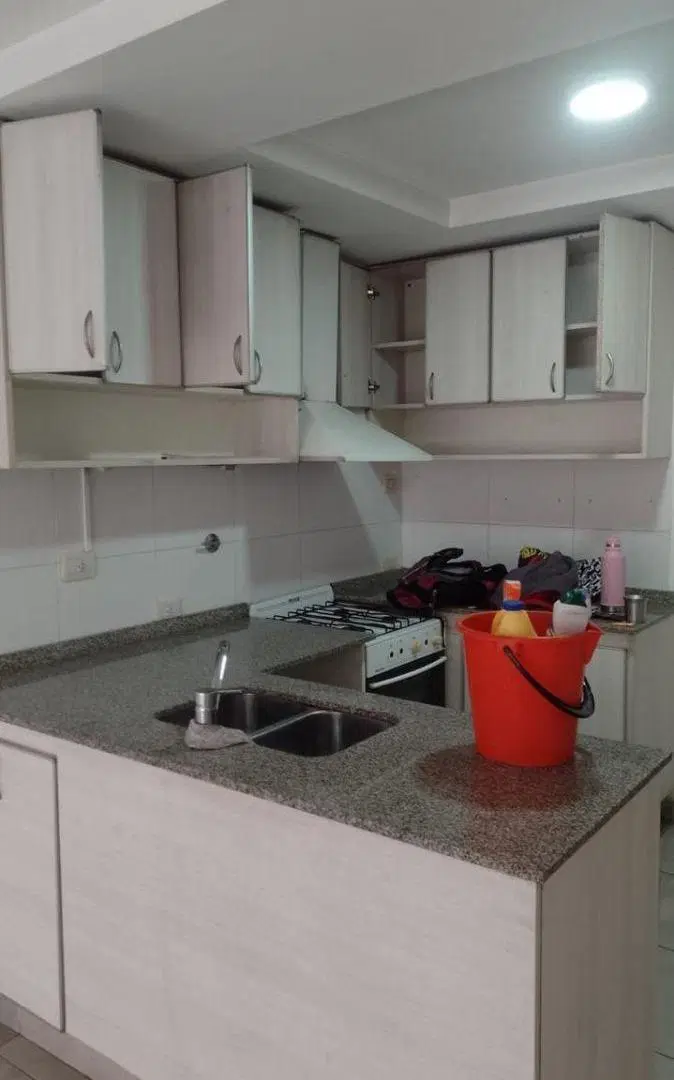 Monoambiente con patio y cochera 4
