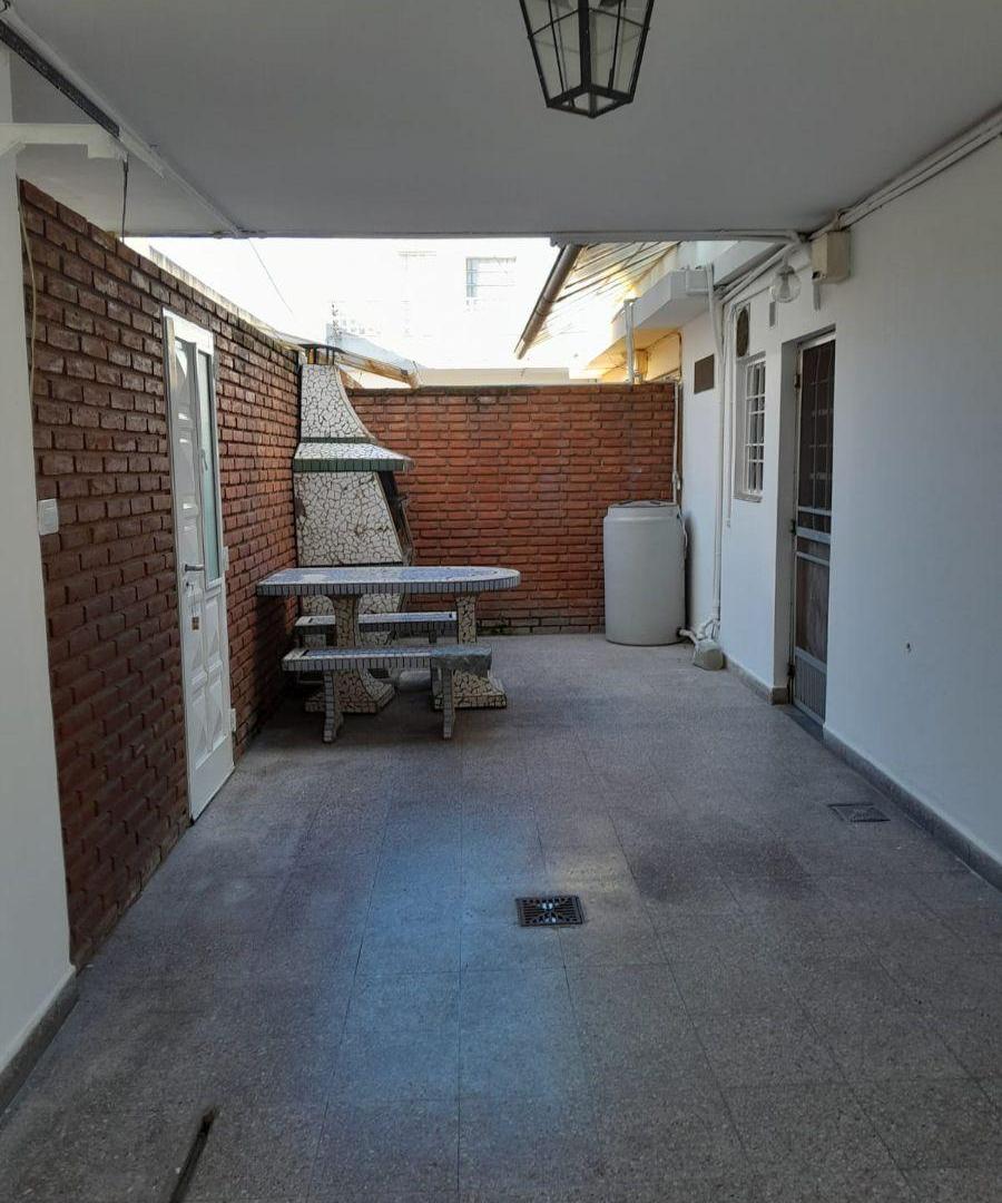 Alquiler Casa PH al Frente de 3 Ambientes con cochera