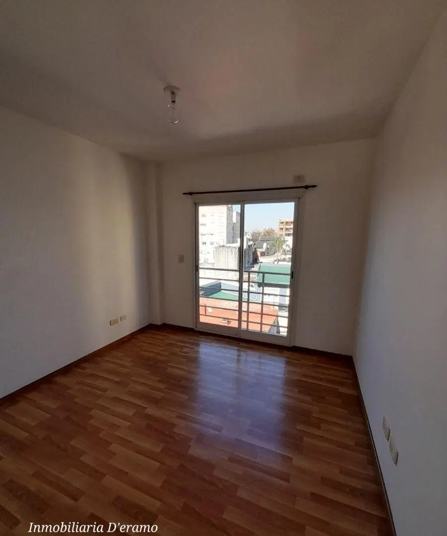 Alquiler depto 2 amb. con Balcon 8