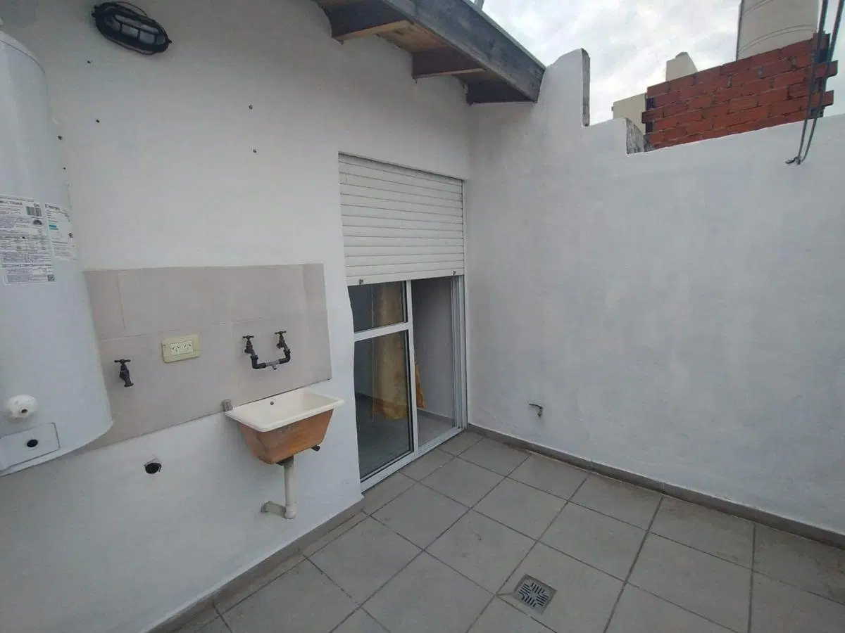 Alquiler Depto/ph con patio 8