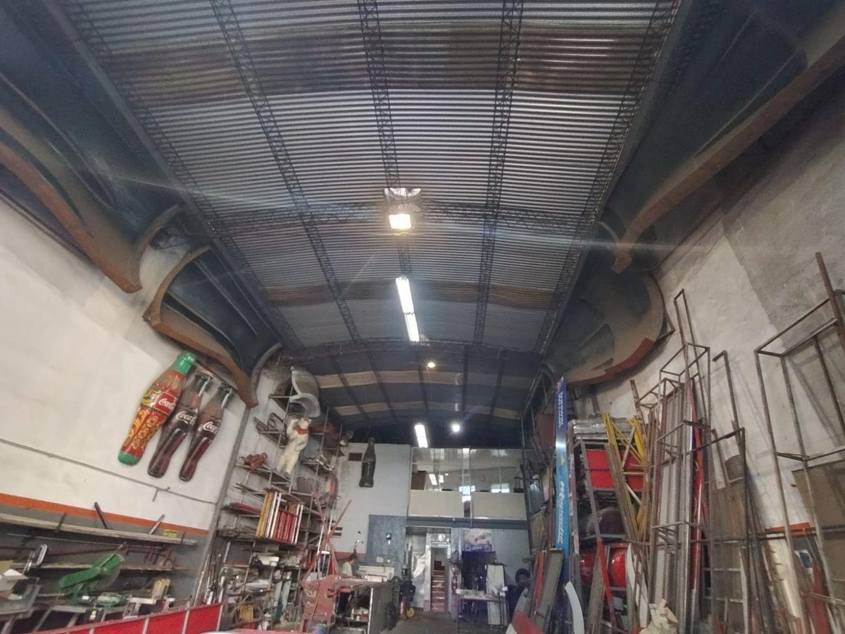 Foto de Bodega-Galpón con 230 m2 en venta en Ciudadela, imagen 2