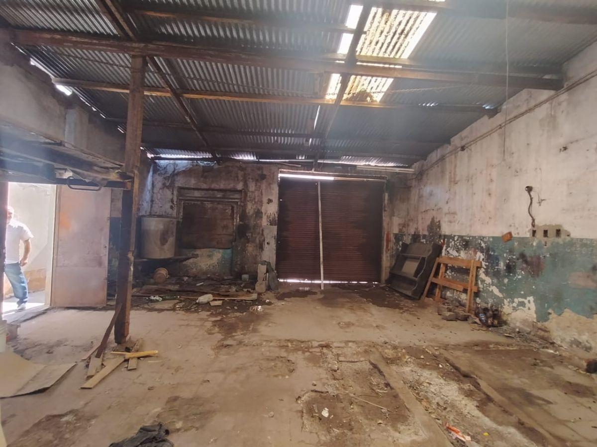 Foto de Venta Casa multifamiliar con galpòn, imagen 3