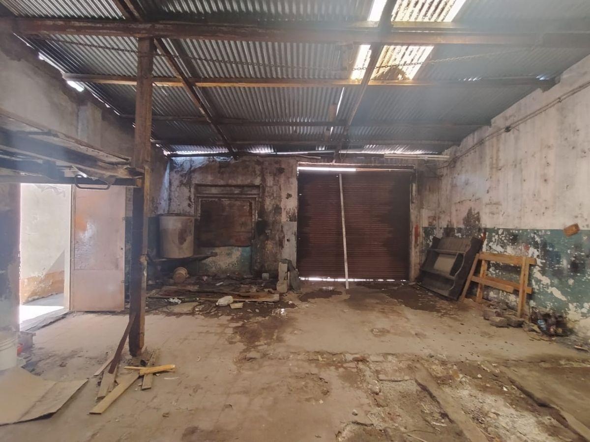 Foto de Venta Casa multifamiliar con galpòn, imagen 1