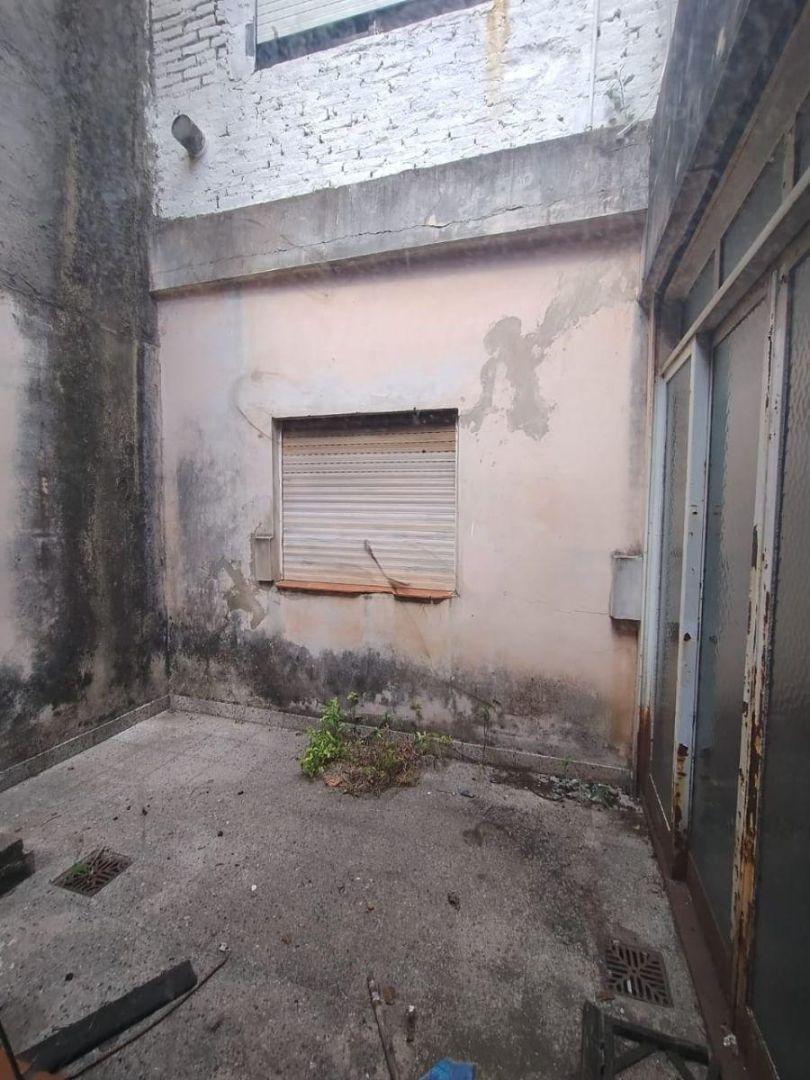 Foto de Venta Casa multifamiliar con galpòn, imagen 5