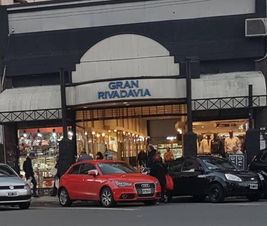 Foto de Local . | AV RIVADAVIA al 14000, imagen 2
