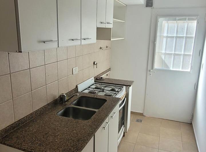 Departamento con cochera y jardin!!! 4