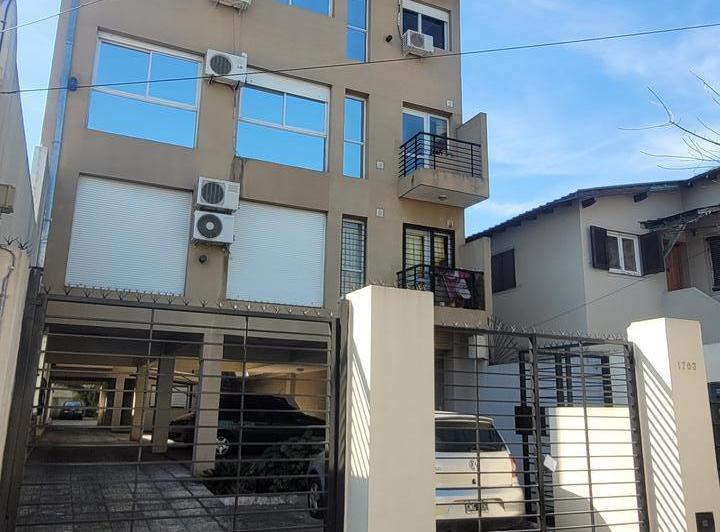 Departamento con cochera y jardin!!! 1