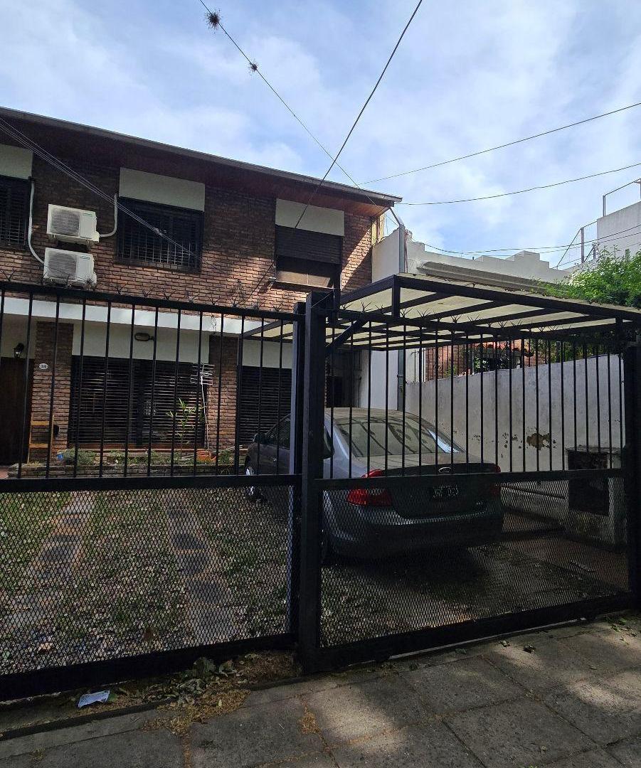 Duplex de 3 ambientes con cochera y jardin!!!