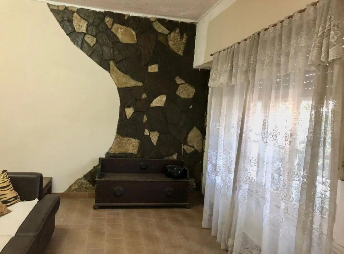 Casa en venta 3 amb! c/ patio. Garage/ oficina. 4