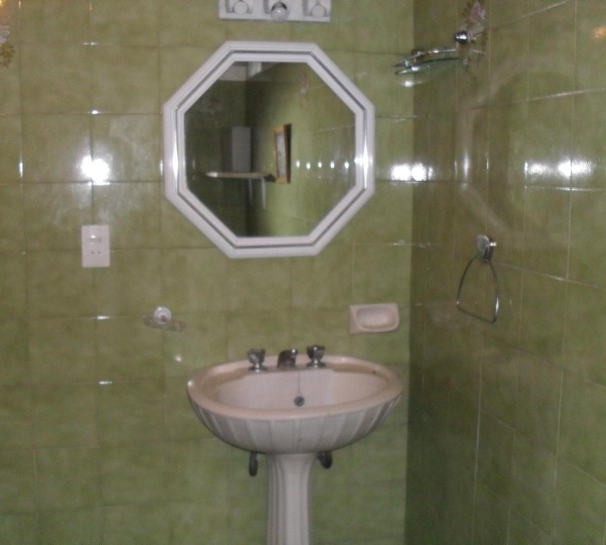 Casa en Venta: 4 Ambientes: Trujui: 990 m² 2