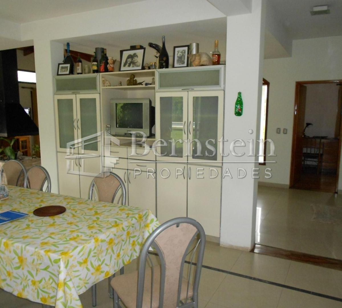 CASA EN VENTA DE 2 DORMITORIOS EN COUNTRIE CAMPOS DE ALVAREZ