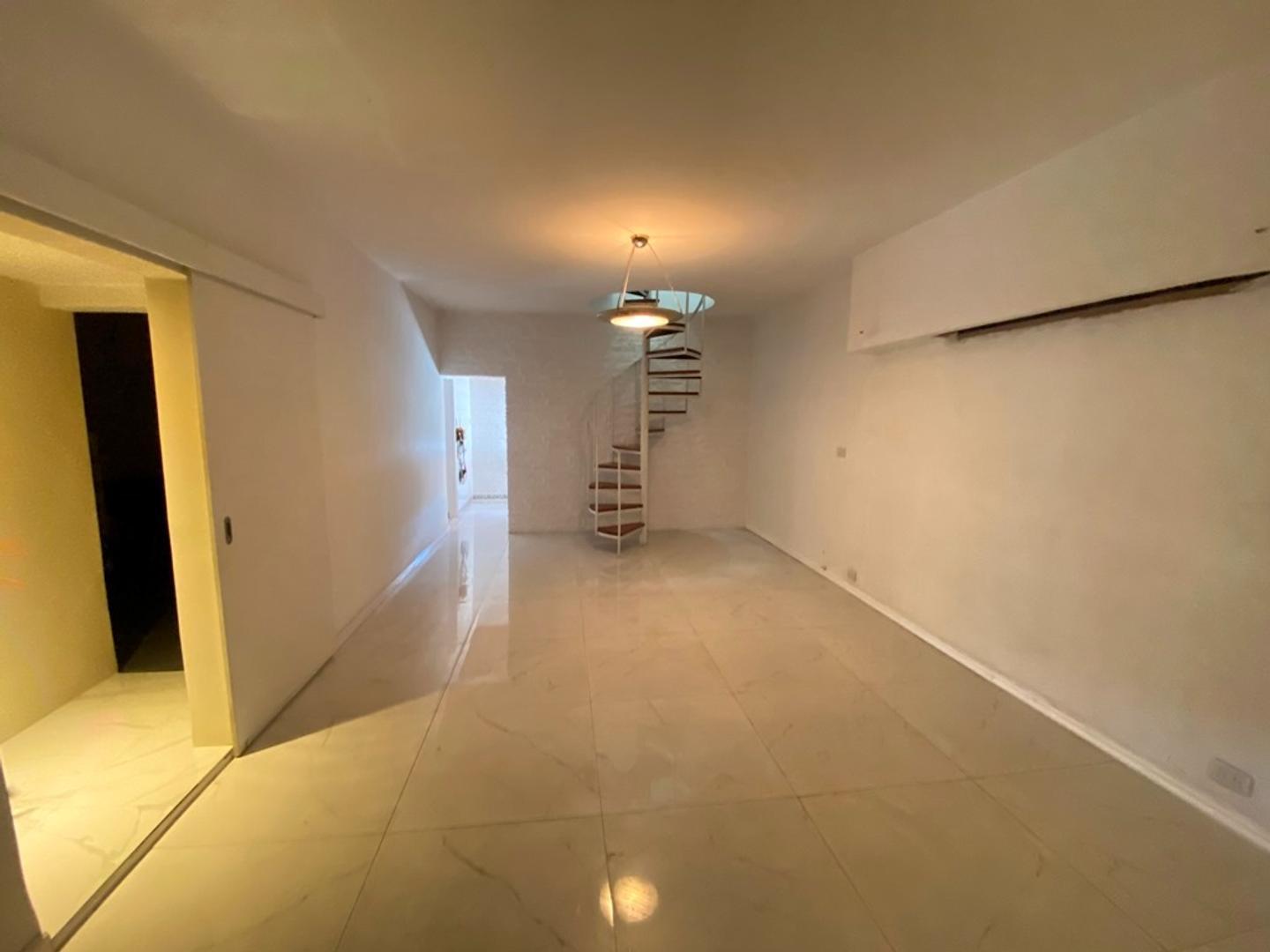 CASA EN VENTA DE 4 DORMITORIOS EN UDAONDO ITUZAINGO :: 428m2