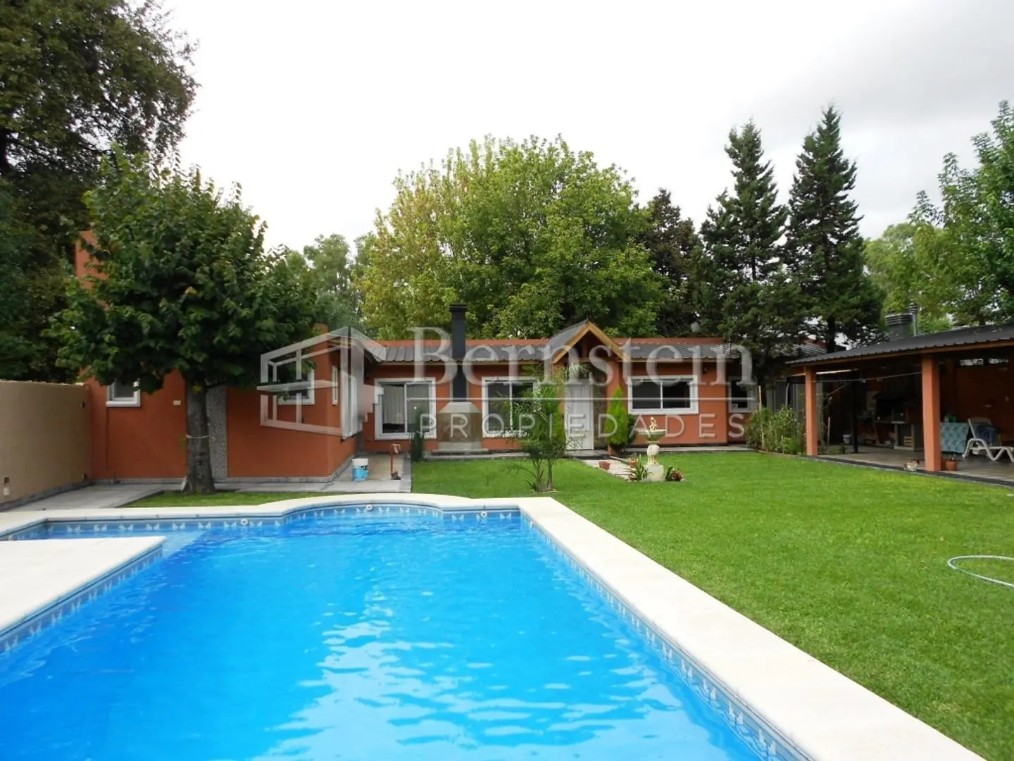 CASA QUINTA EN VENTA 2 DORMITORIOS PARQUE LELOIR ITUZAINGO 1