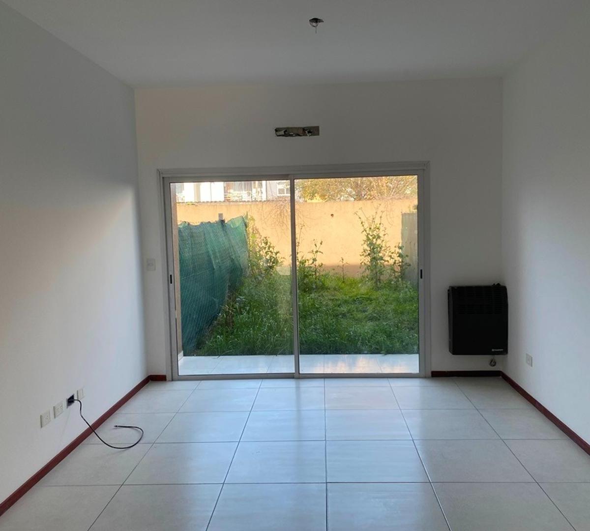 Duplex en Venta: 3 Ambientes: Ituzaingo 2