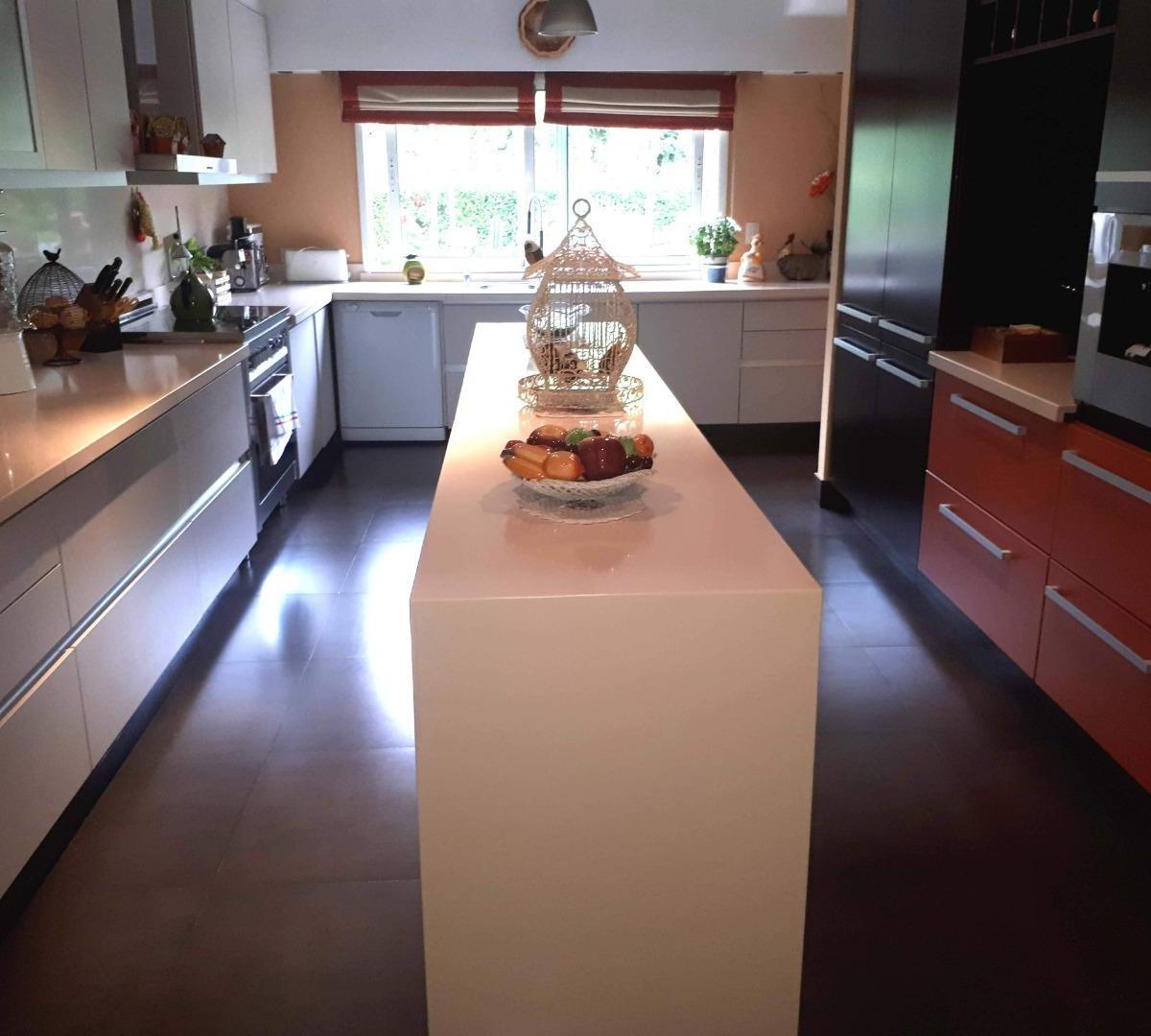 RESIDENCIA EN VENTA :: EL CASCO DE LELOIR :: 2240m2 :: 962M2