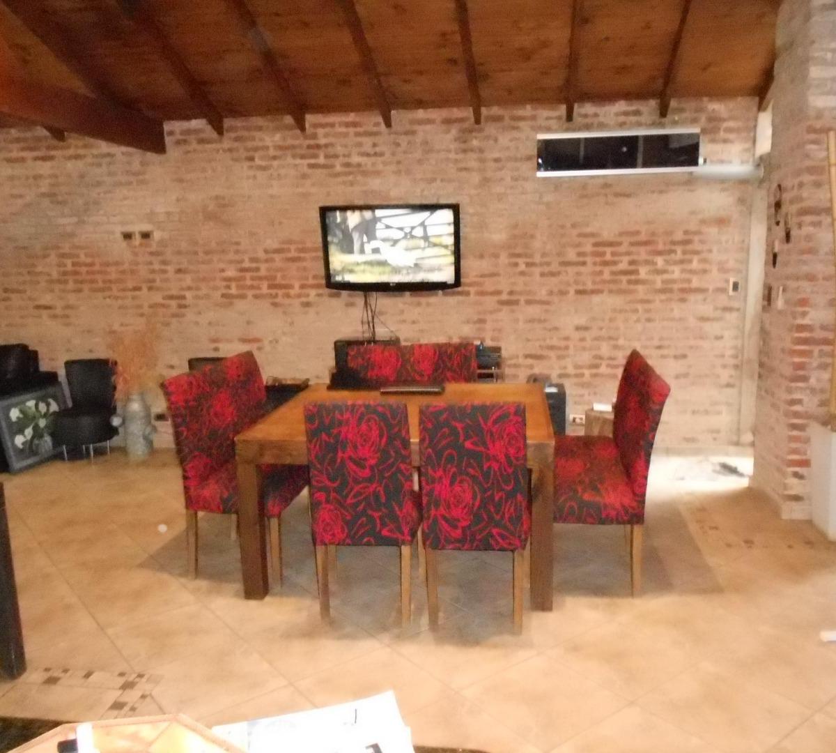 CASAQUINTA EN VENTA :: 5 AMBIENTES :: ITUZAINGO NORTE
