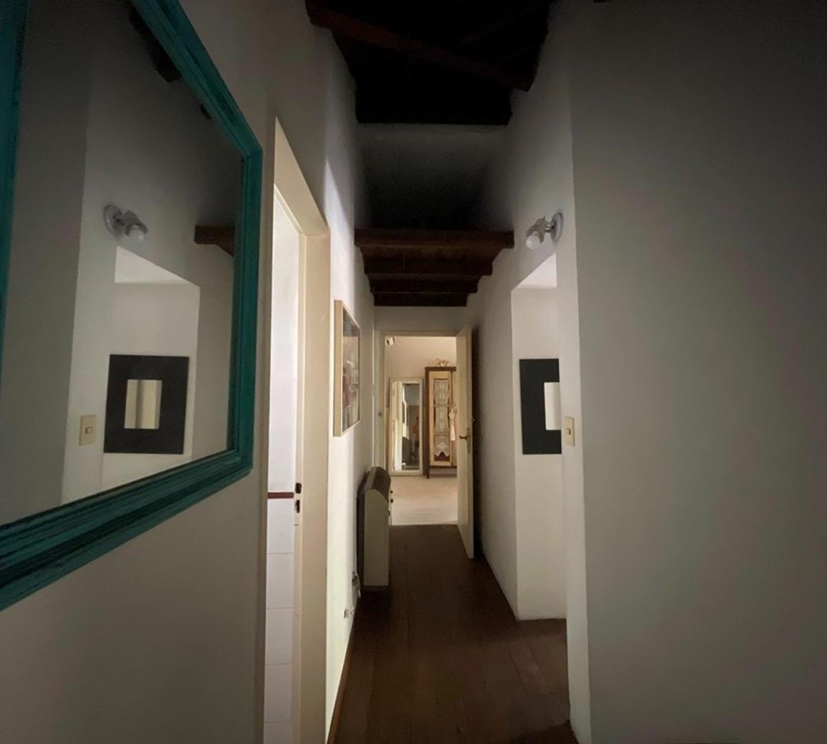 Casa en Venta: 4 Ambientes: Ituzaingo: 317 m² 5