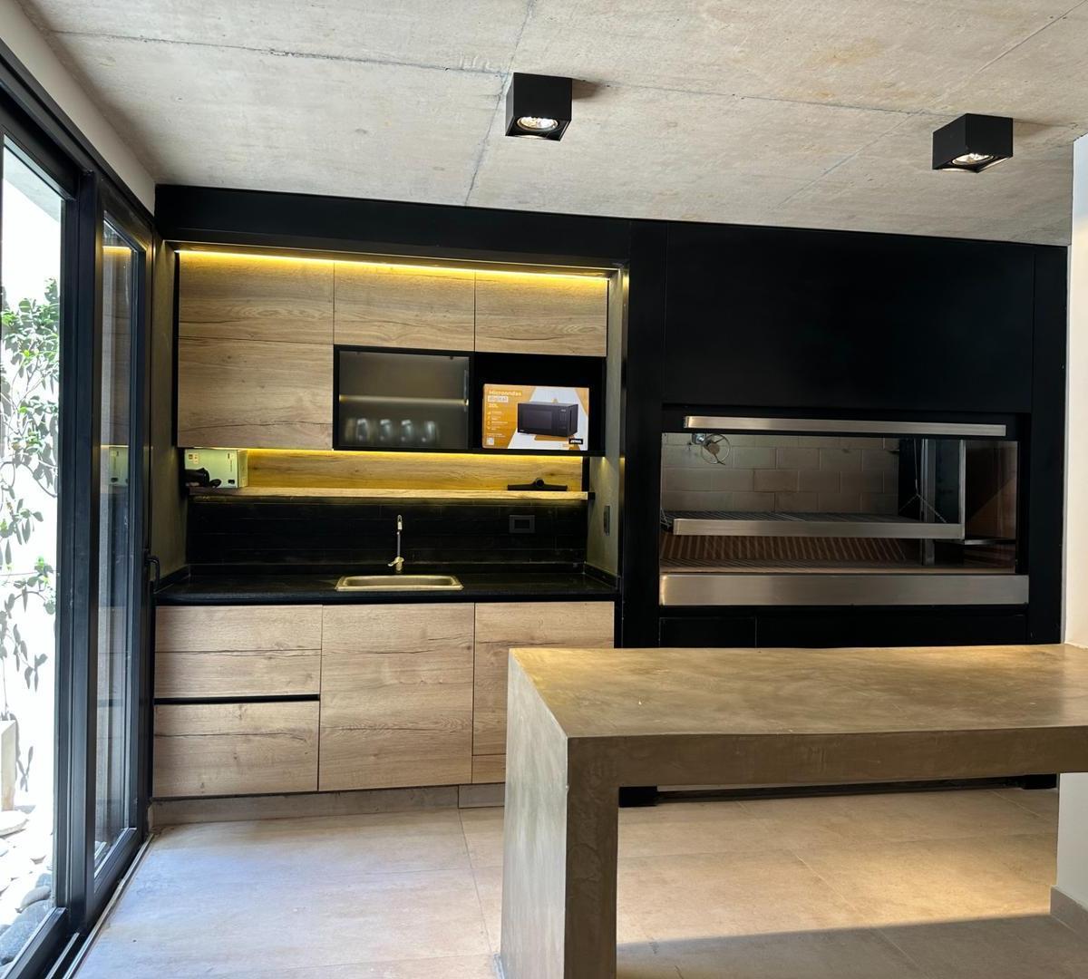 Foto de AIVI I - PARQUE LELOIR : VENTA : LOFT CON JARDIN Y PARRILLA, imagen 2