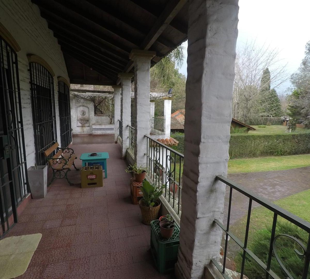 CASAQUINTA EN VENTA :: 7 AMBIENTES :: PARQUE LELOIR :: 1602m