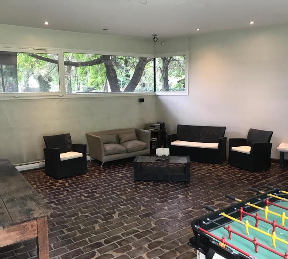 CASA EN VENTA :: 5 AMBIENTES :: PARQUE LELOIR