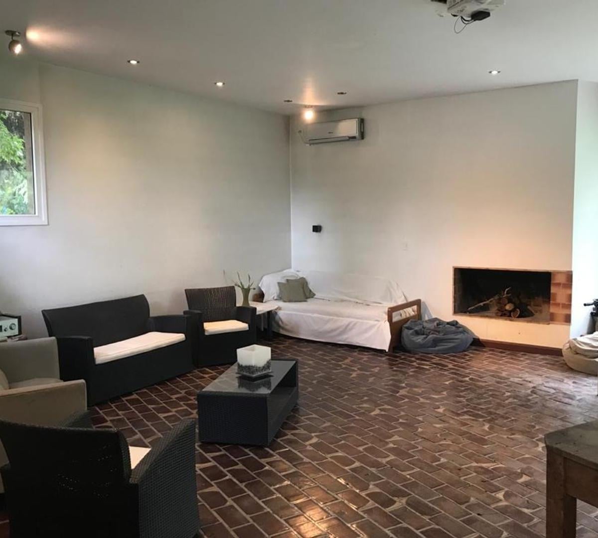 Foto de CASA EN VENTA :: 5 AMBIENTES :: PARQUE LELOIR, imagen 4