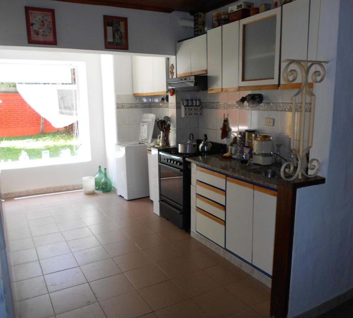 Casa en Venta: 3 Ambientes: Ituzaingo 1
