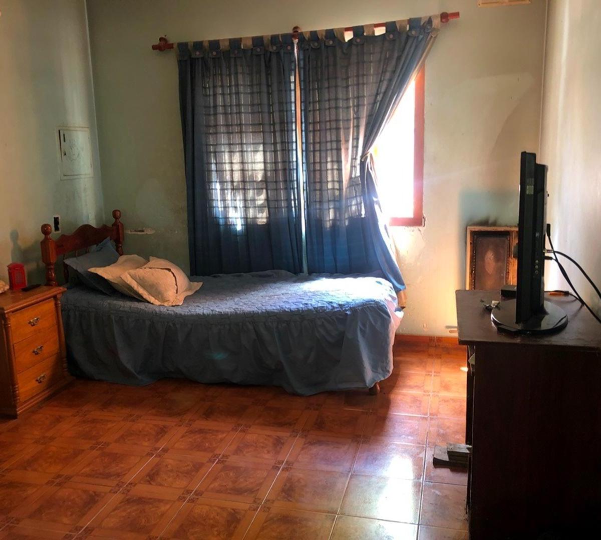 Foto de CASA EN VENTA :: 4 AMBIENTES :: PARQUE LELOIR, imagen 2
