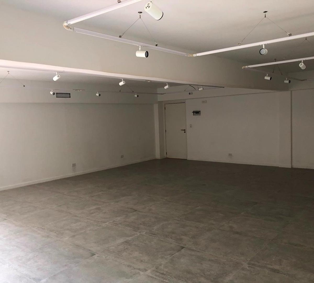 OFICINA EN VENTA :: PLAZA 3 :: PARQUE LELOIR :: COCHERA