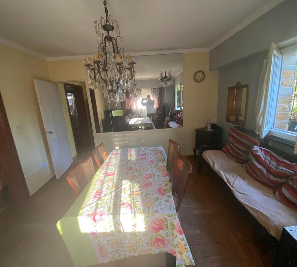 CASA EN VENTA :: 3 AMBIENTES :: CASTELAR
