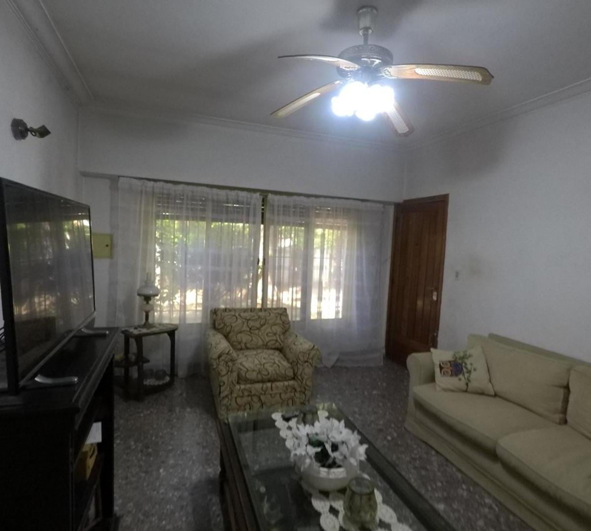 CASA EN VENTA :: 5 AMBIENTES :: EL JAGUEL/LELOIR :: 1291M2